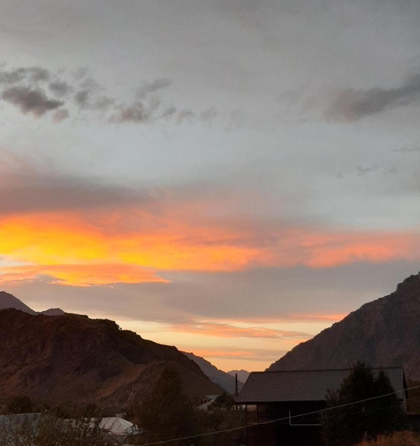 Royal Galaxy Apartment Kazbegi Kültér fotó